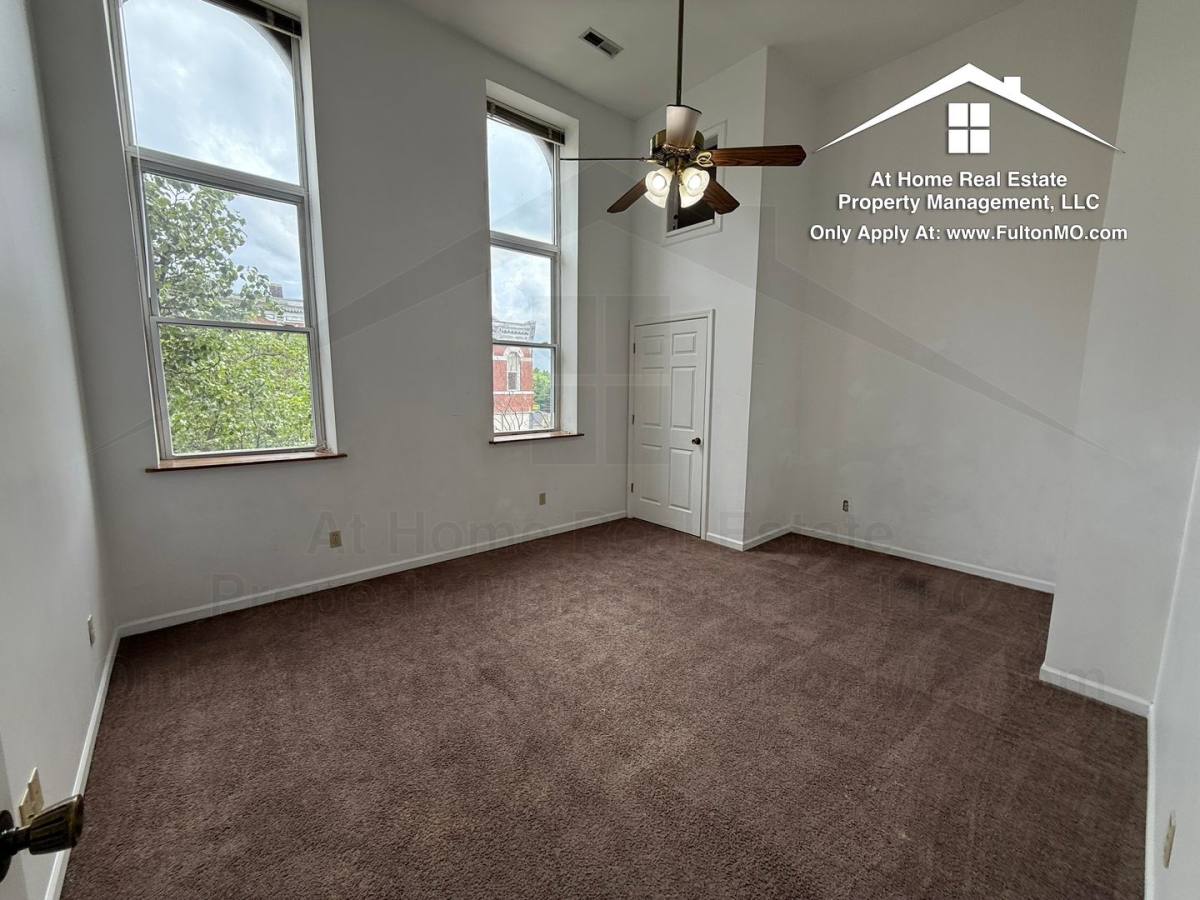 Apartment for rent at 13 W 5th St, Fulton, MO 65251