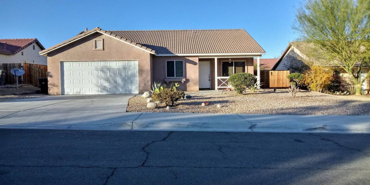 House for rent at 71538 Sunnyvale Dr, Twentynine Palms, CA 92277