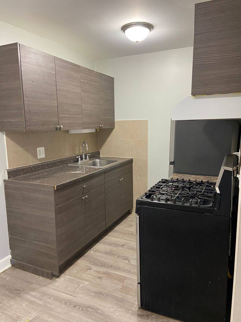 Apartment for rent at 2020 Linden Ave, Waukegan, IL 60087