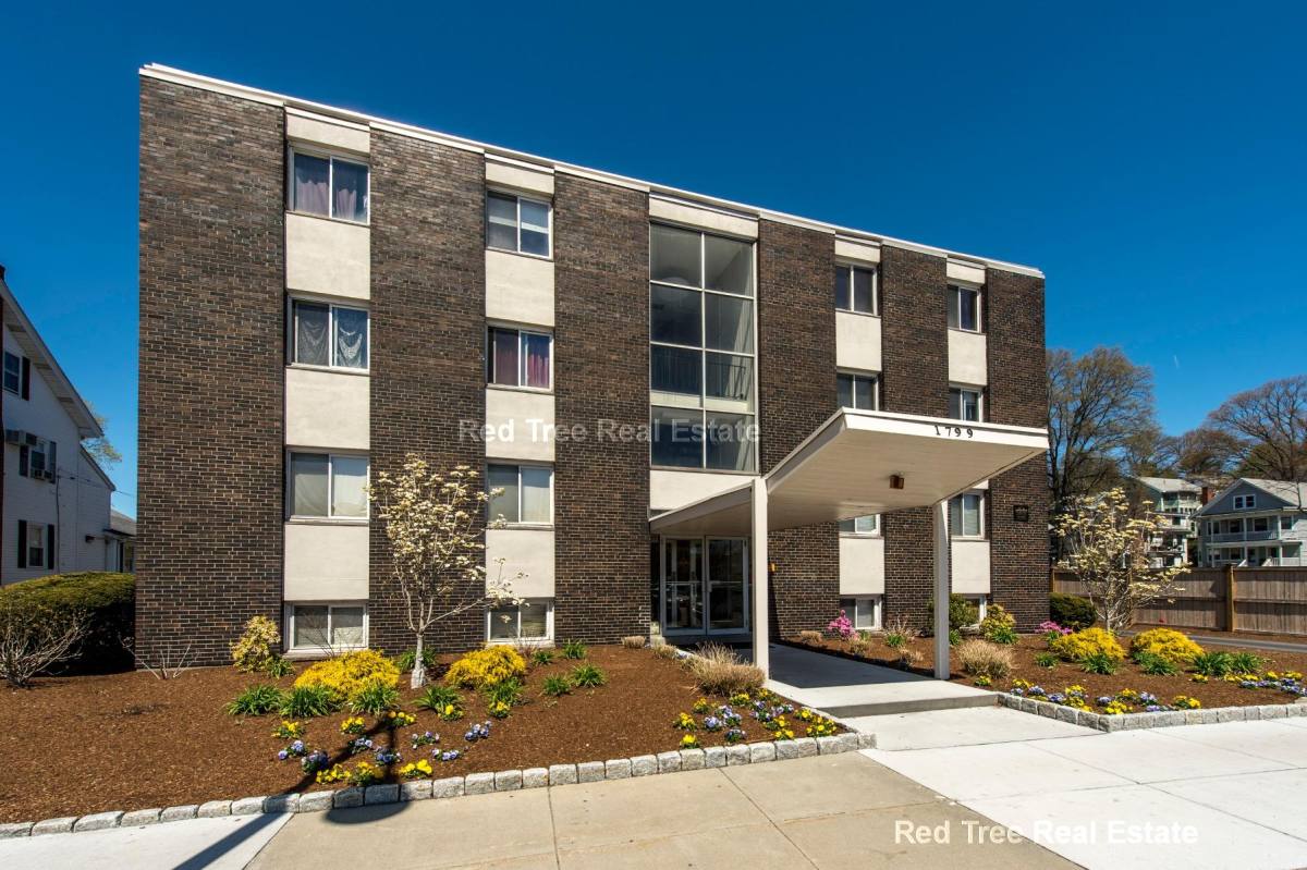 Apartment for rent at 1799 Centre St #18, West Roxbury, MA 02132