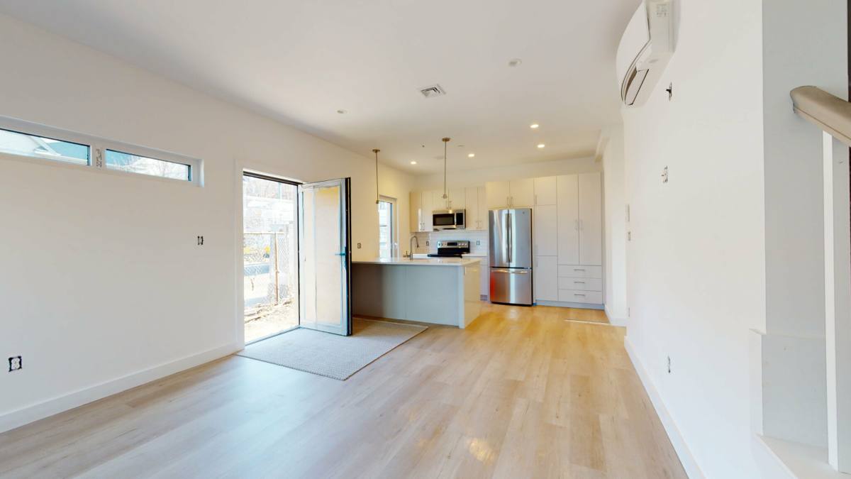 House for rent at 2837 Washington St #1, Roxbury, MA 02119