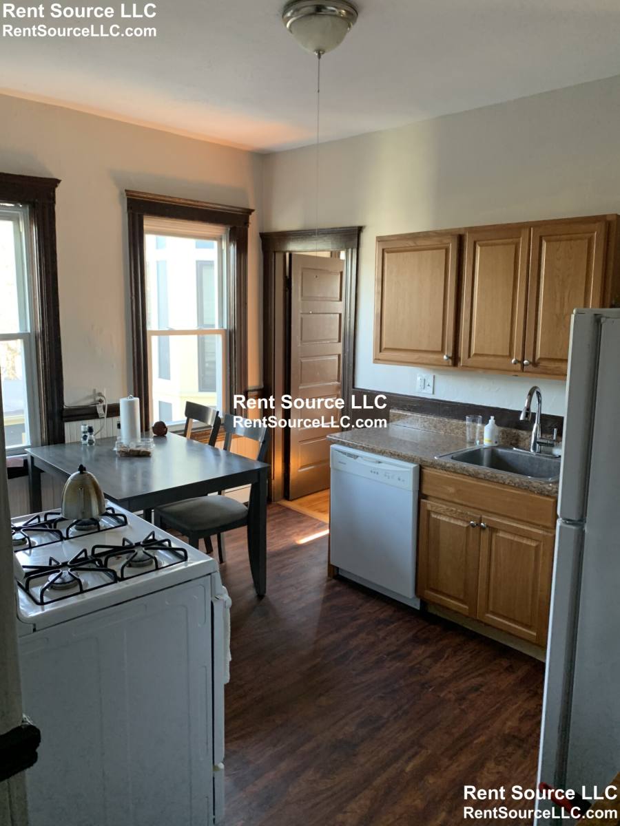 Apartment for rent at 122 Columbia St #3, Cambridge, MA 02139