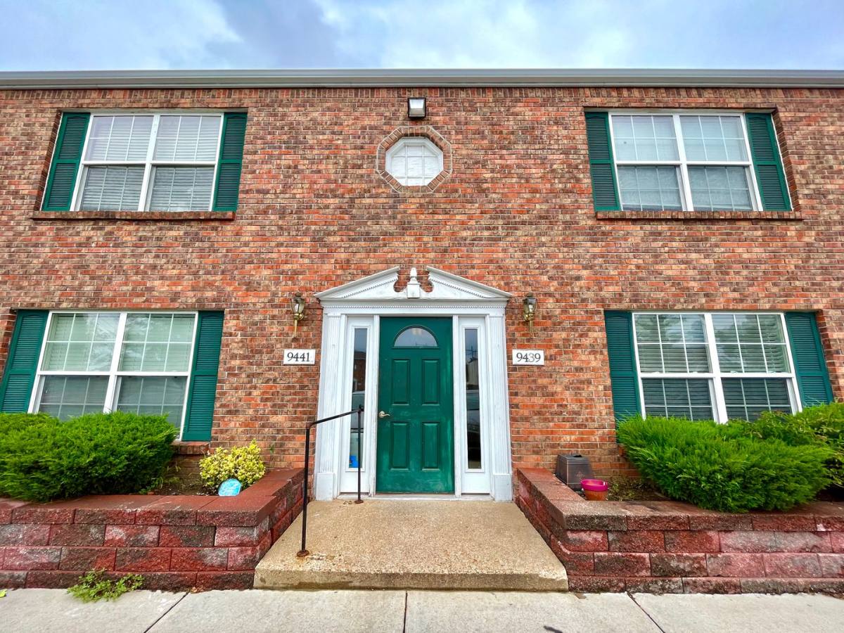 Apartment for rent at 9439-9441 Green Park Gardens, Saint Louis, MO 63123