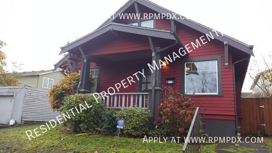 Townhouse for rent at 214 NE Bryant St, Portland, OR 97211