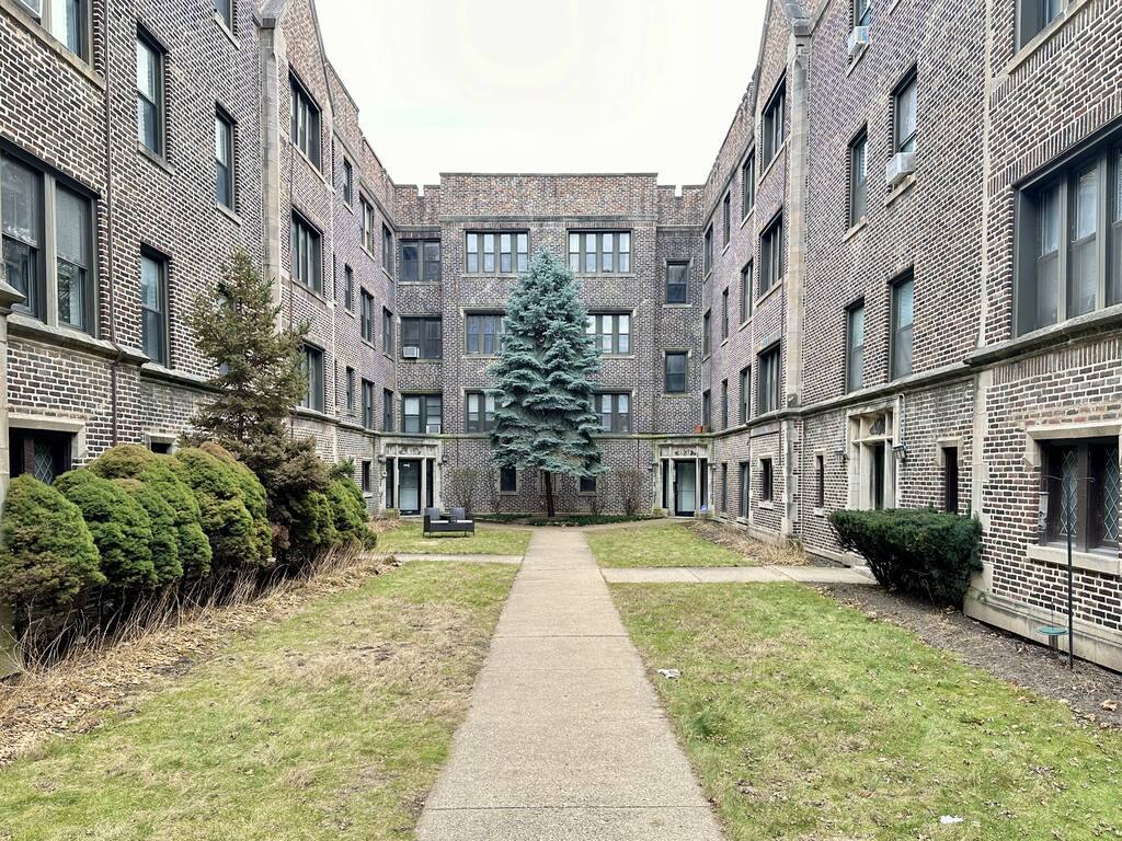 Apartment for rent at 13195 W Estes #P94, Chicago, IL 60626