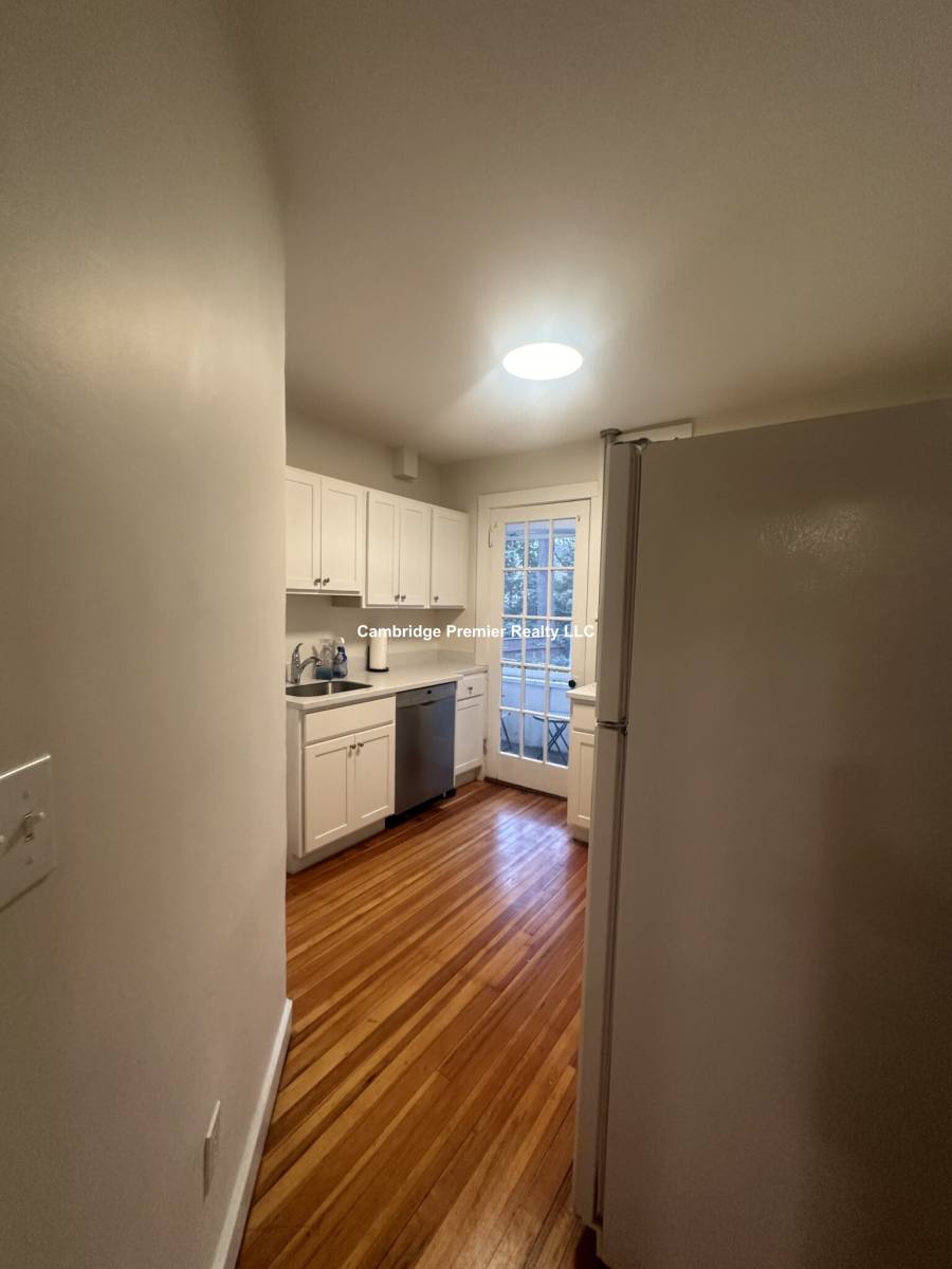 Apartment for rent at 33 Concord Ave #18, Cambridge, MA 02138