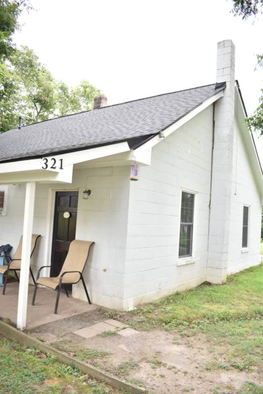 House for rent at 321 Henderson St, Oxford, NC 27565