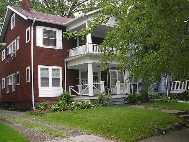 Apartment for rent at 2296 Grandview, Cleveland, OH 44118