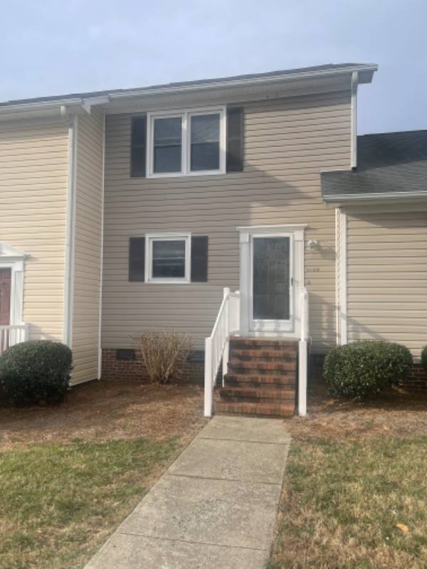Townhouse for rent at 1139 Glendale Dr, Greensboro, NC 27406