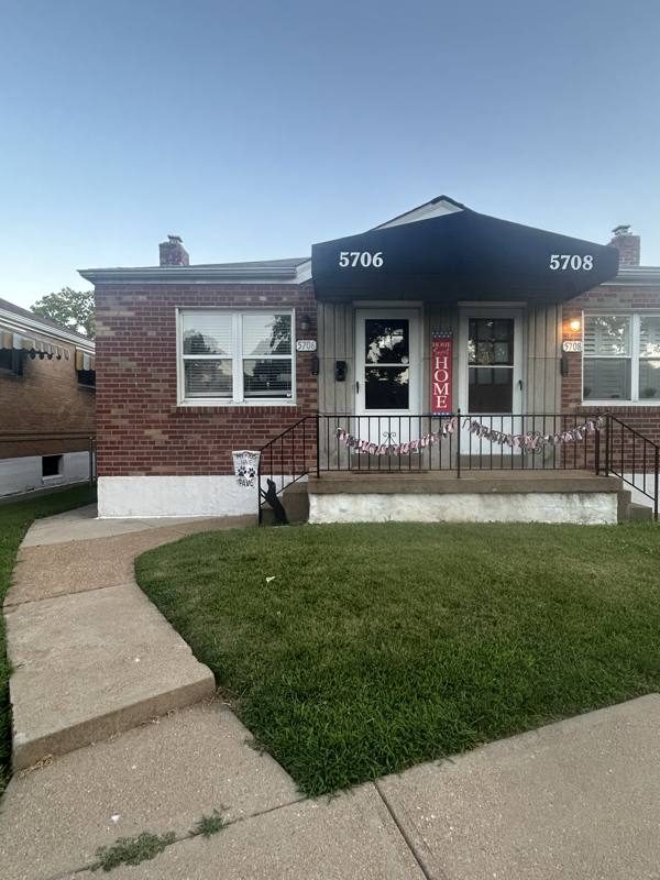 Apartment for rent at 5706 Eichelberger St, Saint Louis, MO 63109