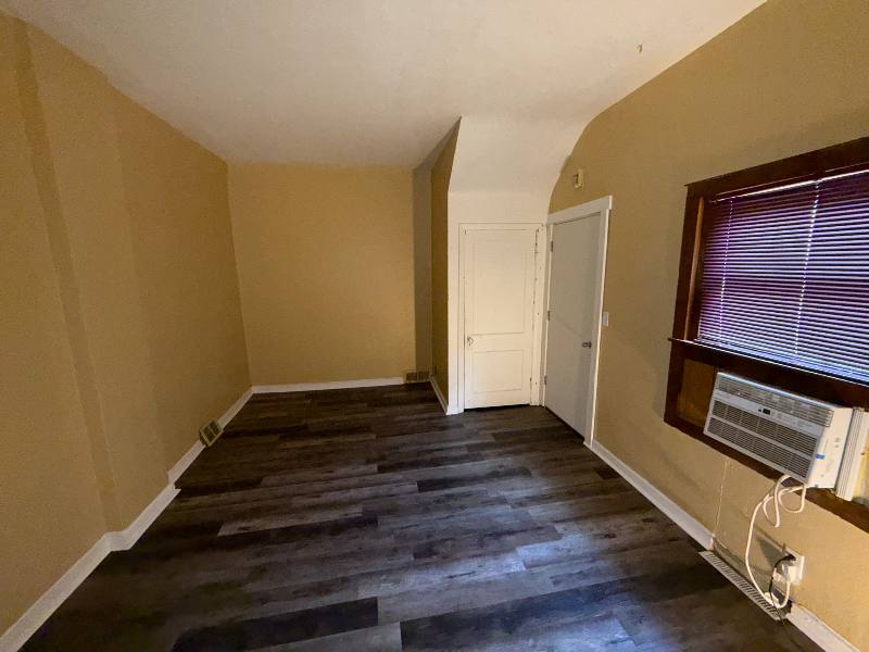 Apartment for rent at 1103 Arlington Ave #2, Davenport, IA 52803