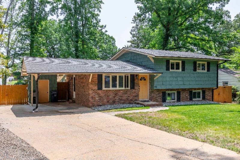 House for rent at 110 Forestdale Dr, Jamestown, NC 27282