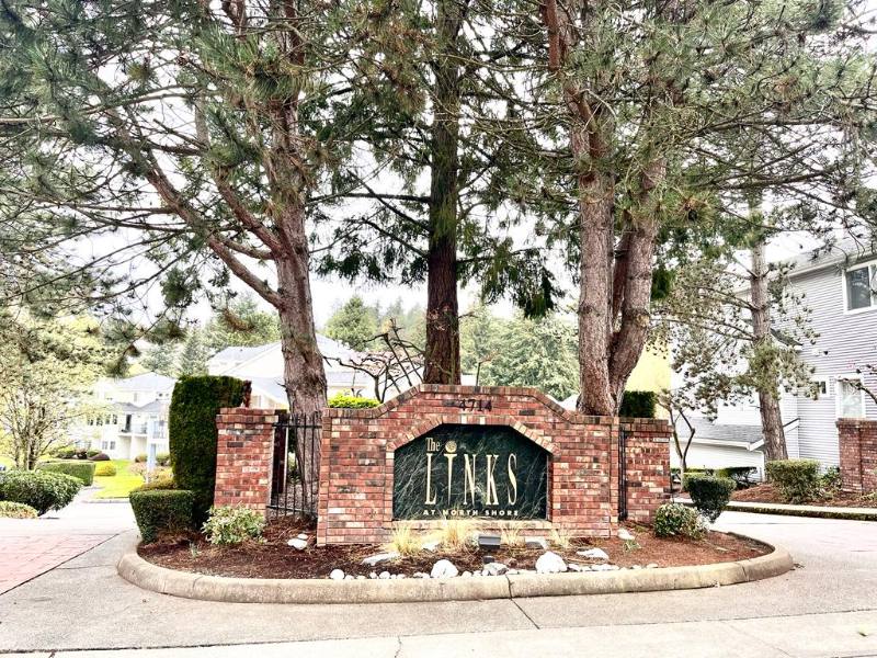 Condo for rent at 4714 Fairwood Blvd NE, Tacoma, WA 98422