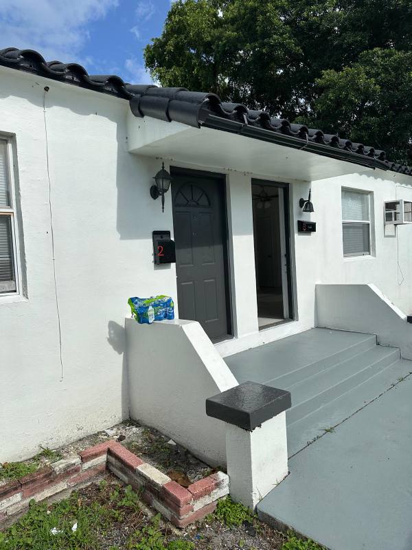 Apartment for rent at 2131 Hayes St #2, Hollywood, FL 33020