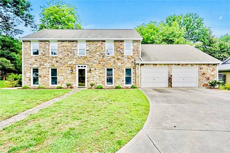 House for rent at 470 Shadowlawn Rd SE, Marietta, GA 30067