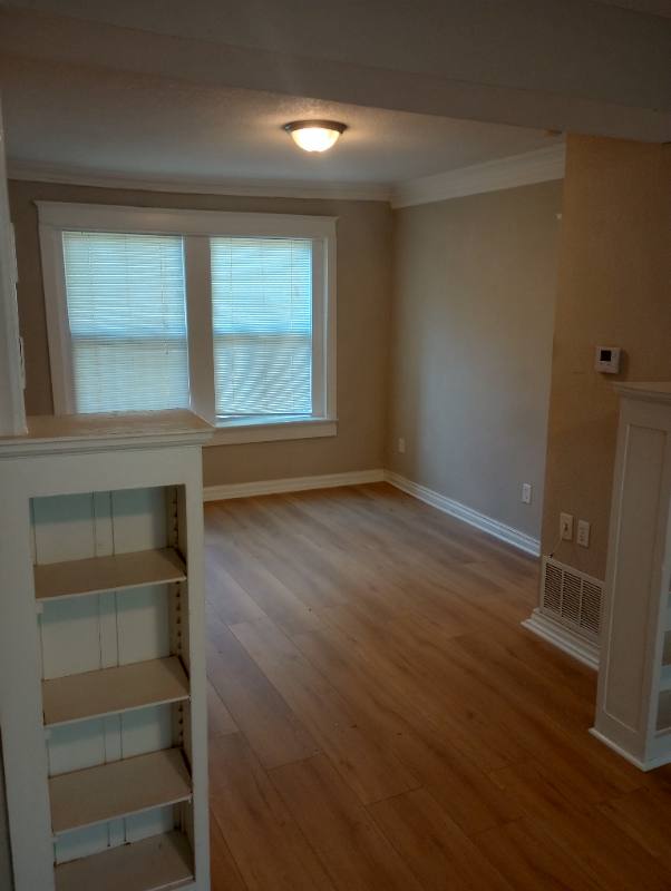Apartment for rent at 912 E 39th St #1E, Kansas City, MO 64109