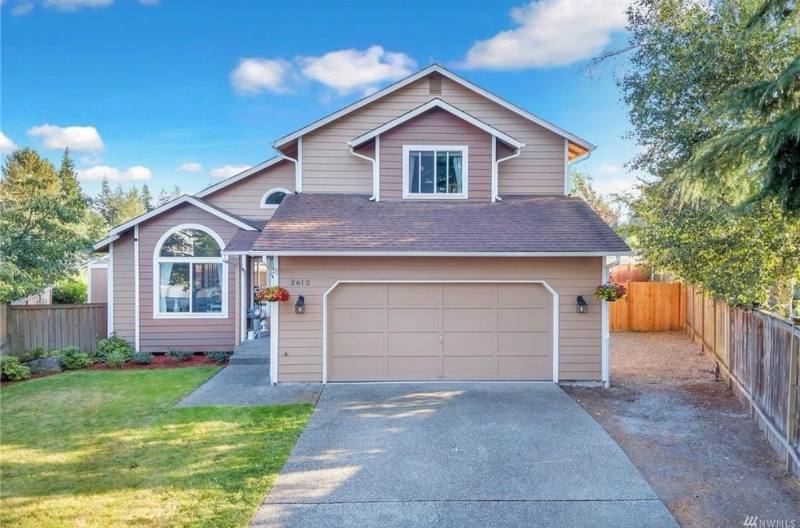 House for rent at 2612 101st St SE, Bothell, WA 98011
