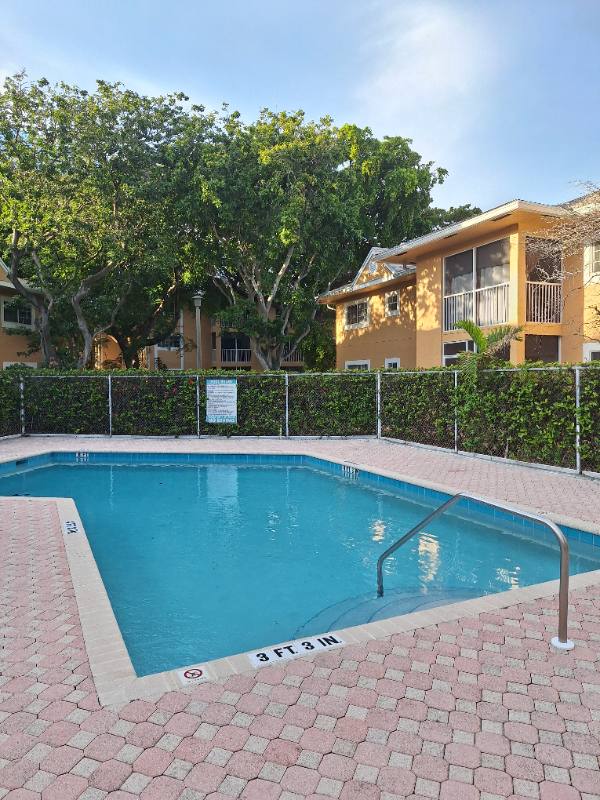 Apartment for rent at 401 SE 10th St #106B, Dania, FL 33004