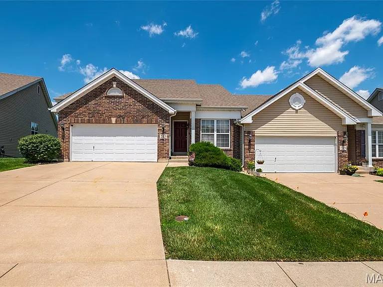 Townhouse for rent at 213 Belmonte Circle, Lake Saint Louis, MO 63367