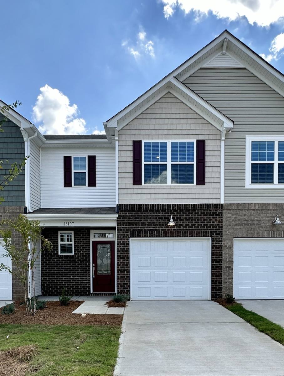 Townhouse for rent at 13107 Cottage Crest Lane, Charlotte, NC 28273