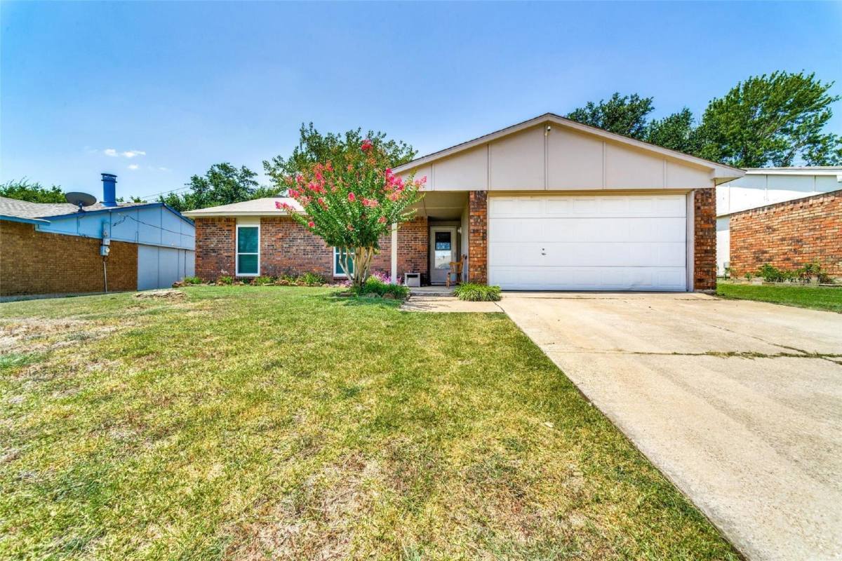 6305 Sunset Rd, North Richland Hills, TX 76182