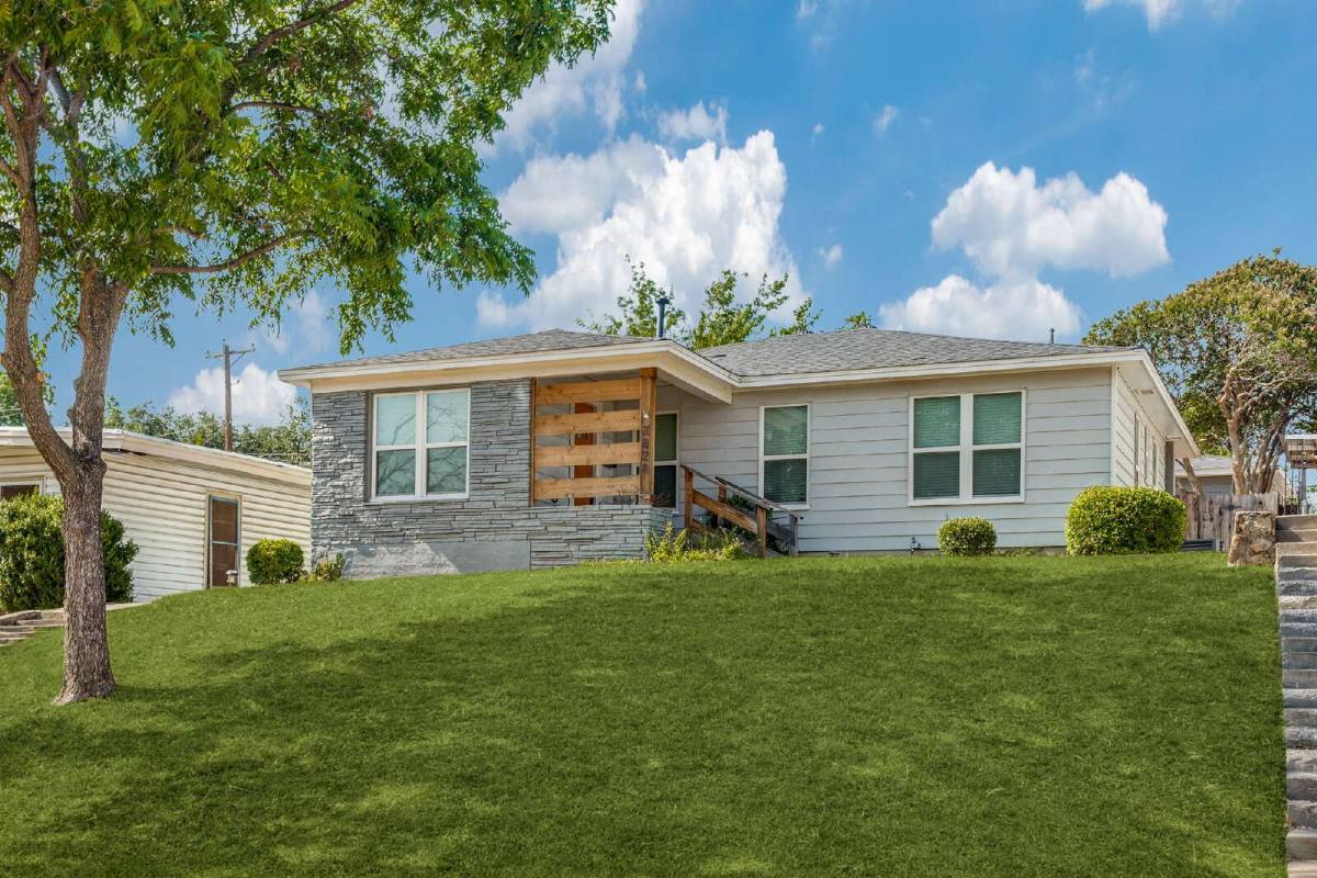 House for rent at 3828 Dexter Ave, Fort Worth, TX 76107