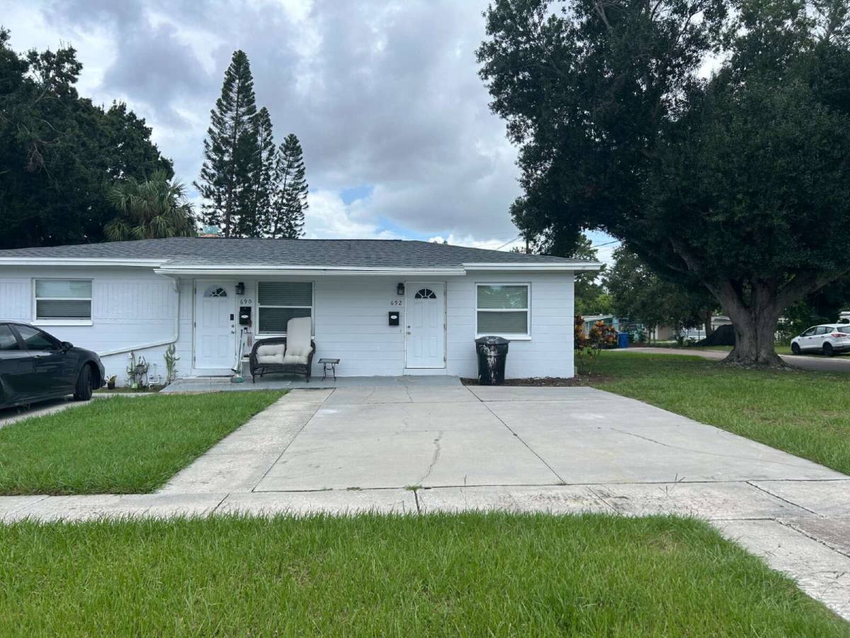 Apartment for rent at 692 73rd Ave N, Saint Petersburg, FL 33710