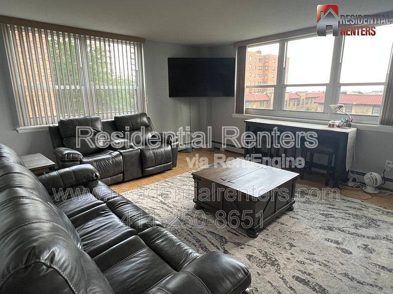 Condo for rent at 1707 N Prospect Ave #5E, Milwaukee, WI 53202