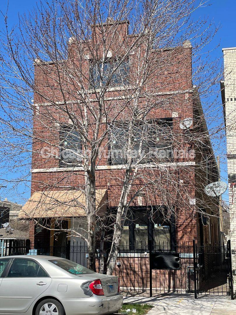 Apartment for rent at 2822 W 25th St #2F, Chicago, IL 60623