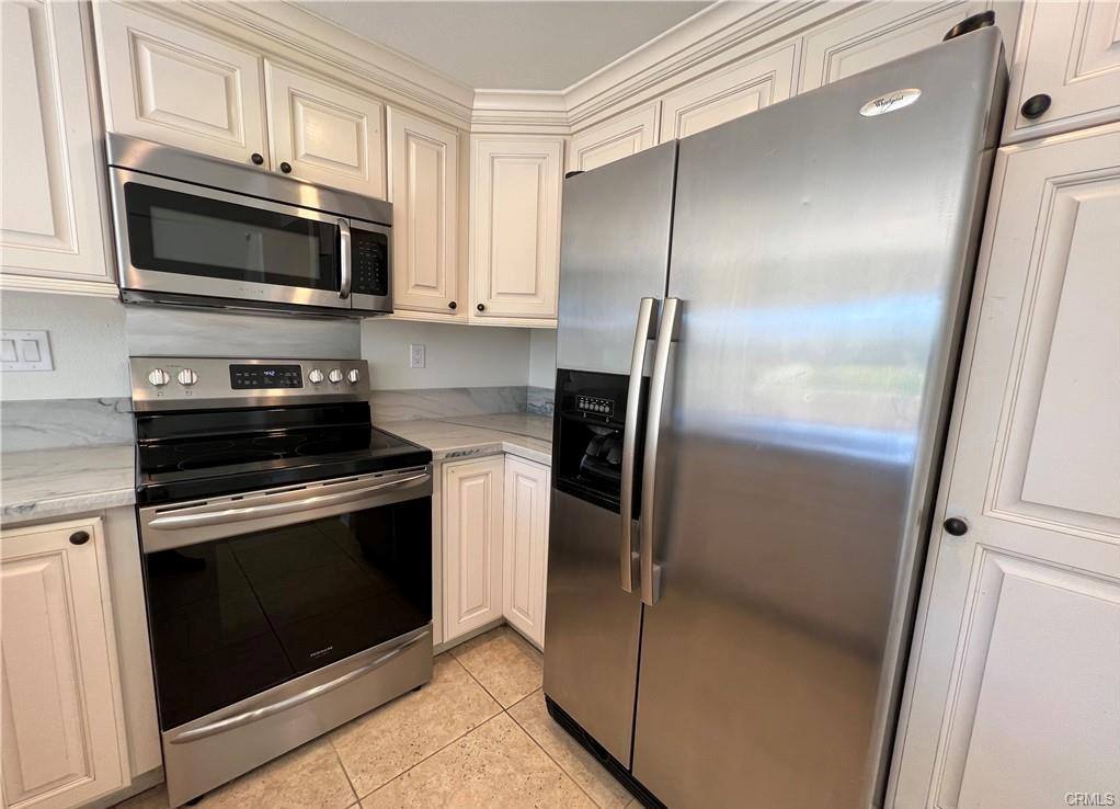 Townhouse for rent at 193 Stanford #11, Irvine, CA 92612