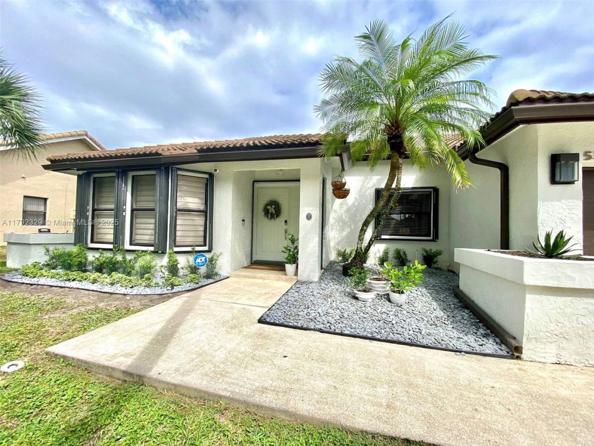 House for rent at 5379 NW 60th Dr, Pompano Beach, FL 33067