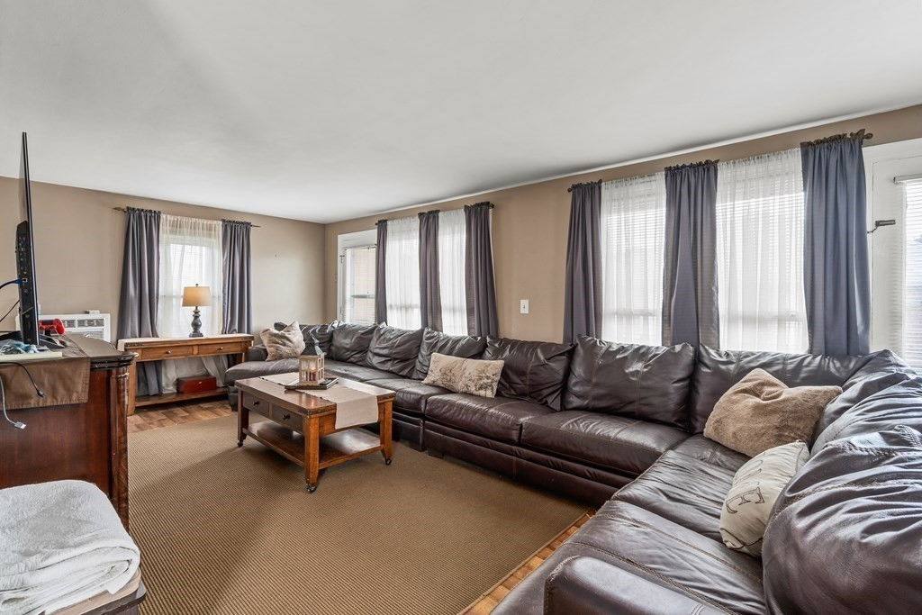 Townhouse for rent at 71 Silver Lake Ave, Newton, MA 02458