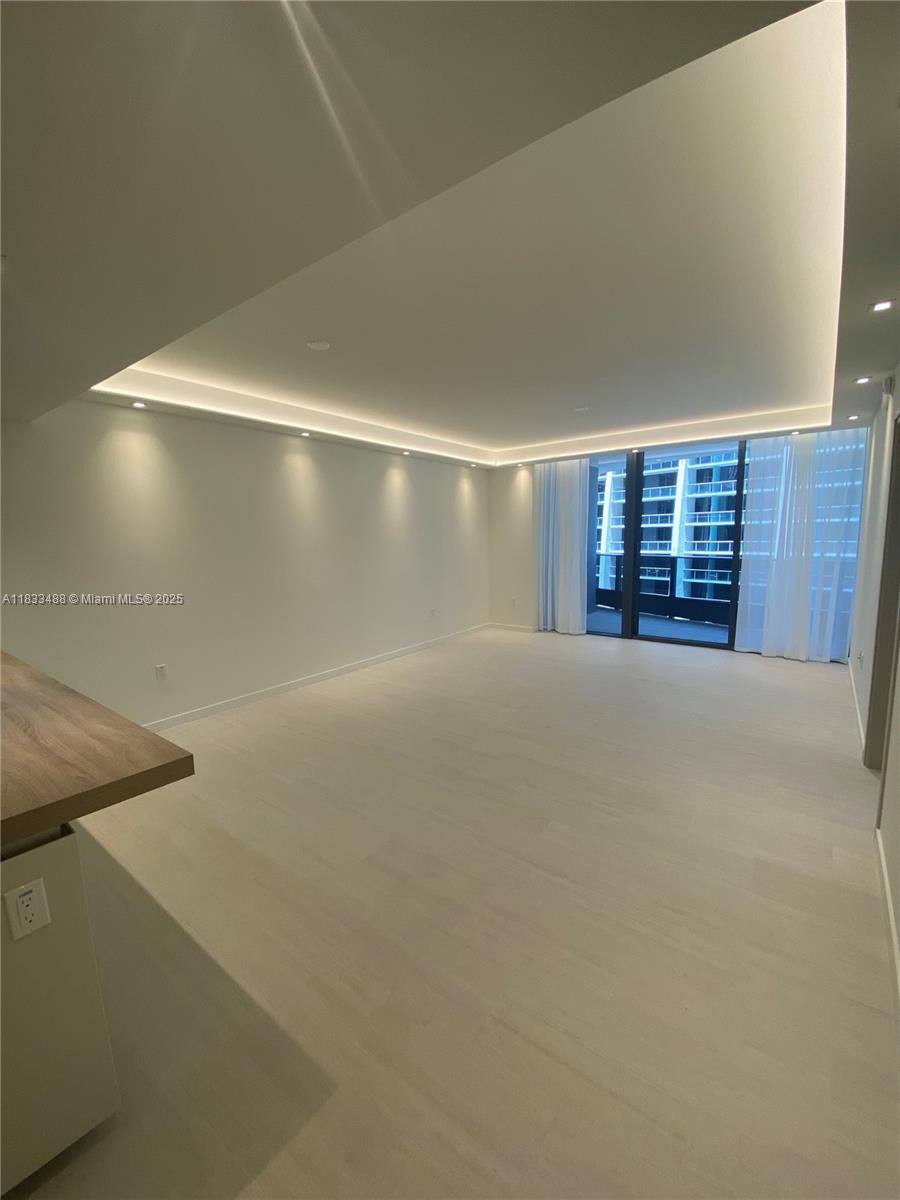 Condo for rent at 1000 Brickell Plaza #2707, Miami, FL 33132