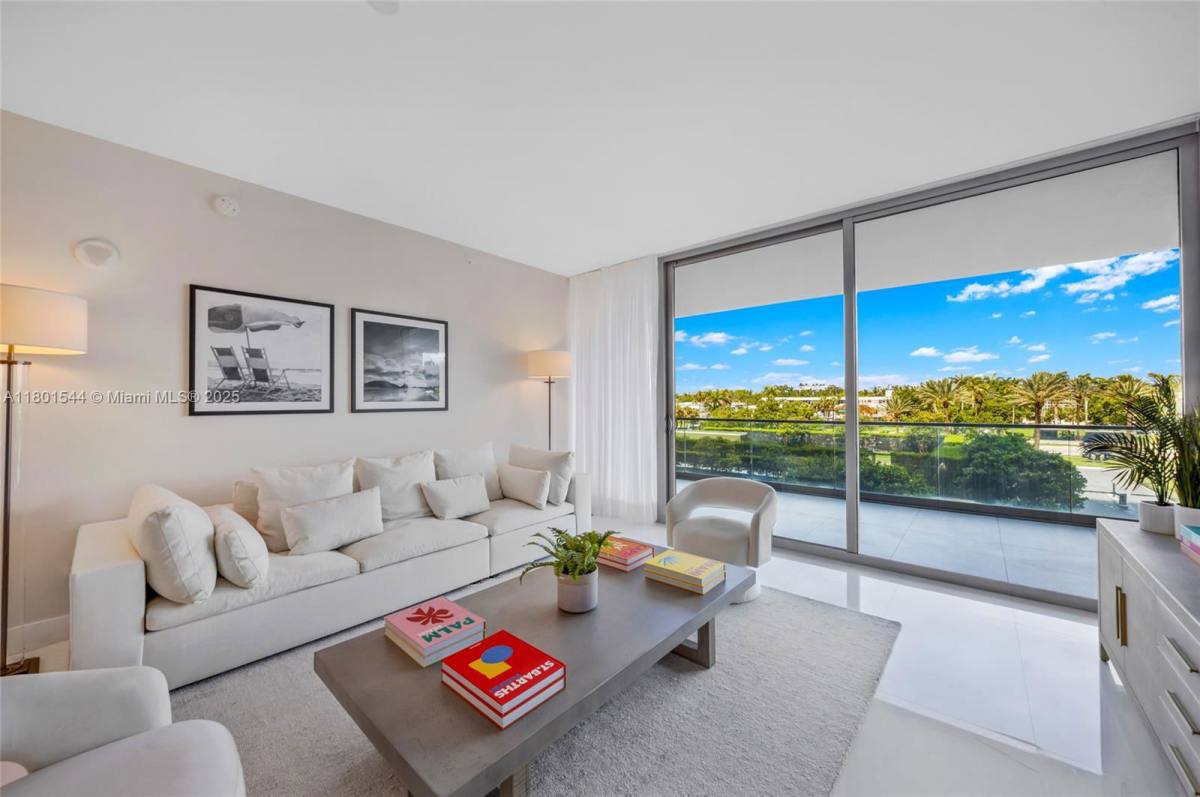 House for rent at 10201 Collins Ave #305, Miami Beach, FL 33154
