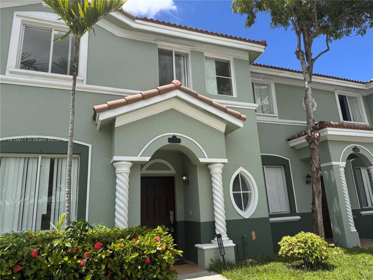 Townhouse for rent at 1526 SE 24th Court #208, Homestead, FL 33035