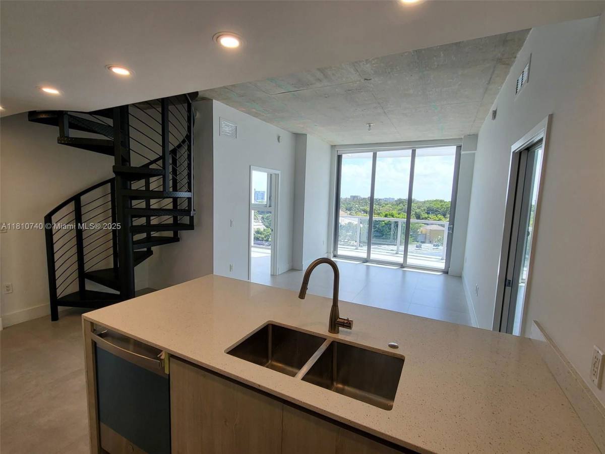 Condo for rent at 13800 Highland Dr #PH2, Miami, FL 33181