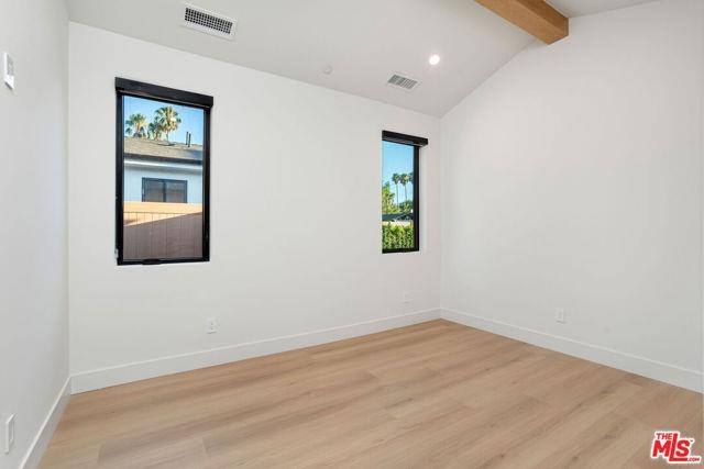 House for rent at 5662 Winnetka Ave, Woodland Hills, CA 91367