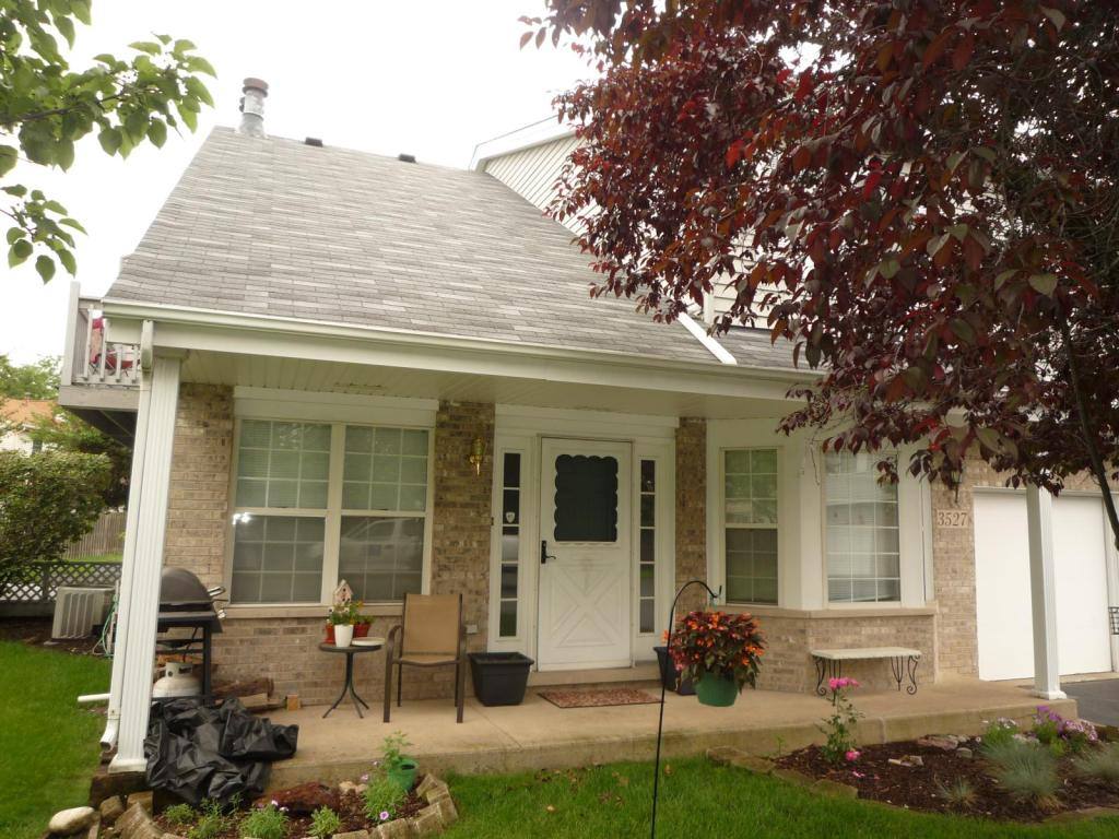 Townhouse for rent at 3527 Frontenac Court, Aurora, IL 60504