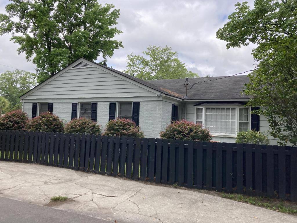 House for rent at 1667 Cherokee Rd, Florence, SC 29501