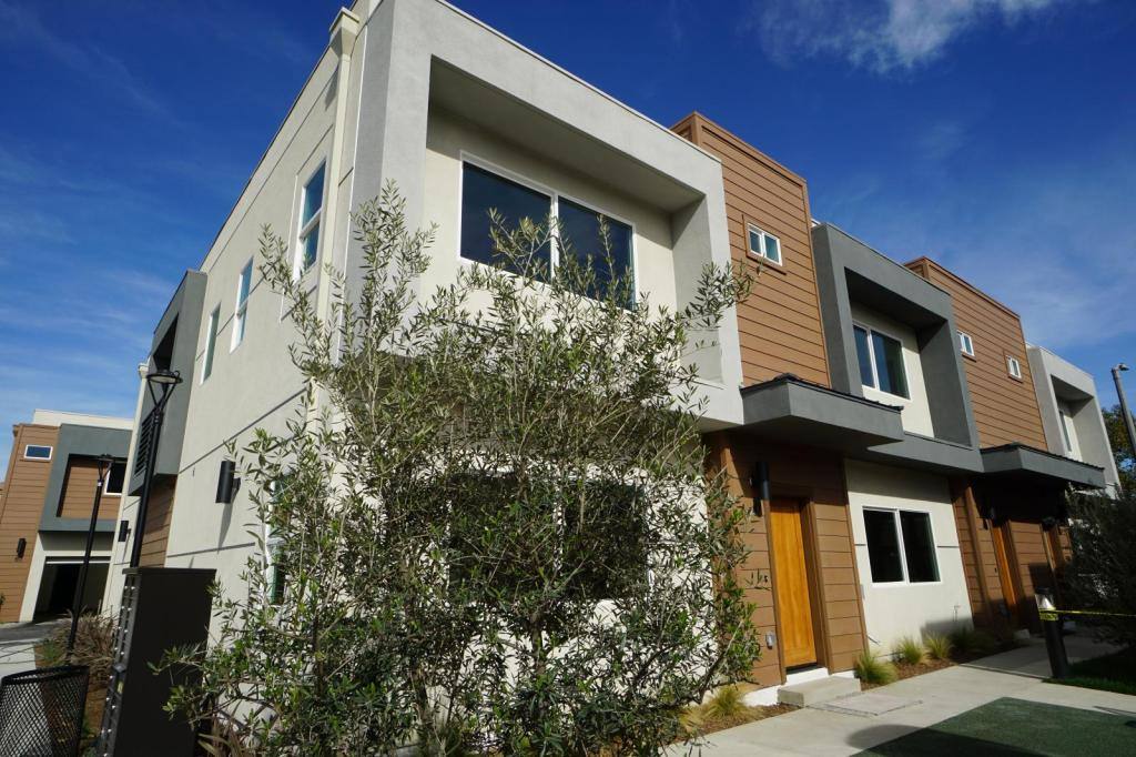 Townhouse for rent at 34 Newtrust Way Ca #90680, Garden Grove, CA 92841