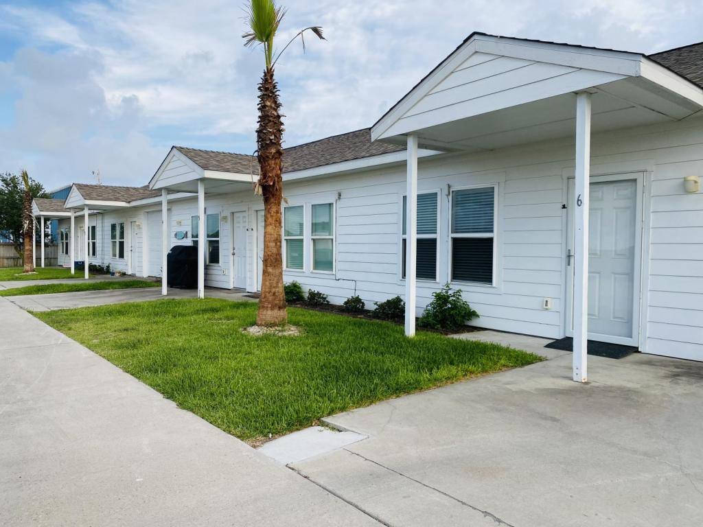 Apartment for rent at 814 Airport Rd #4, Rockport, TX 78382