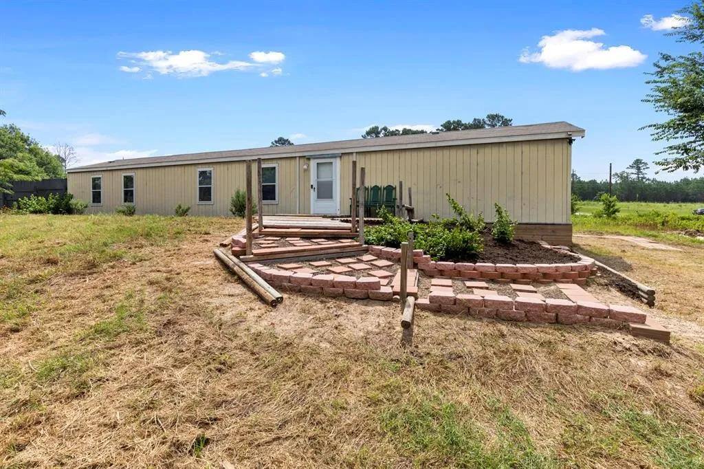 House for rent at 124 Alum Creek Dr, Paige, TX 78659