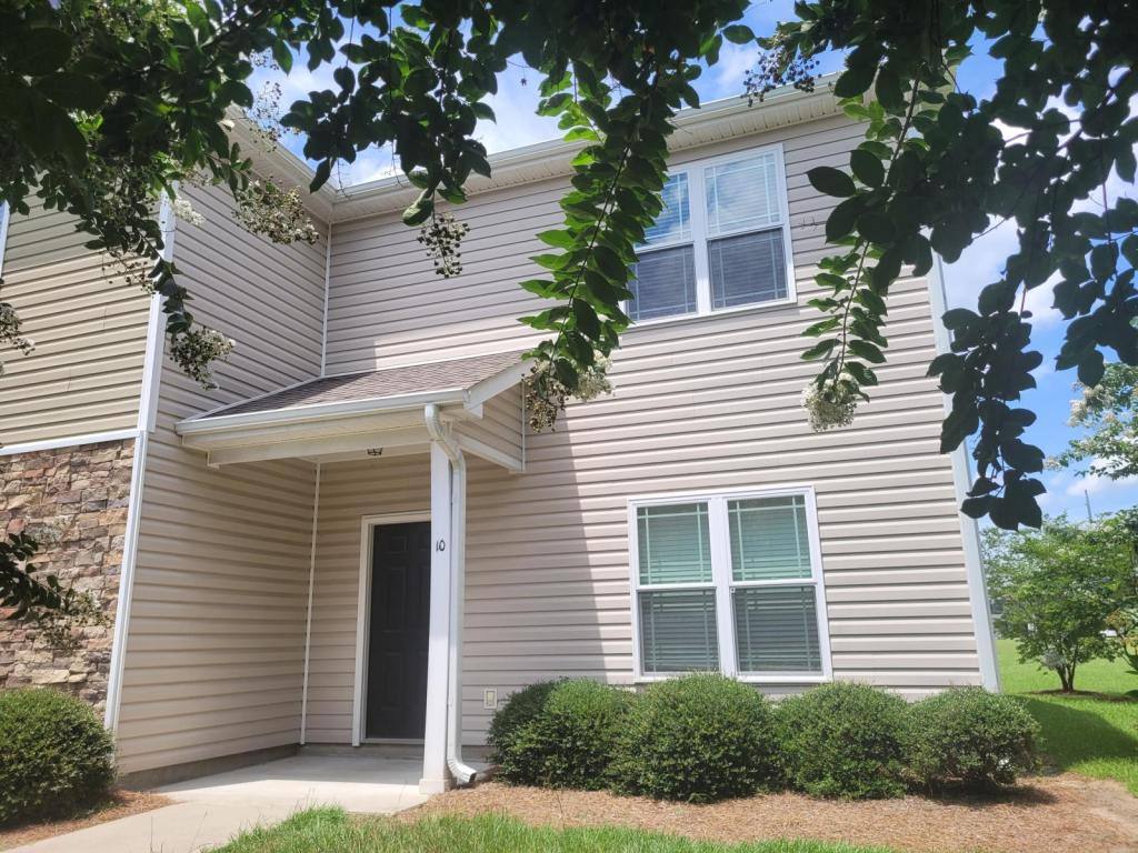 Townhouse for rent at 4109 Kittrell Farms Dr, B-10, Greenville, NC 27858