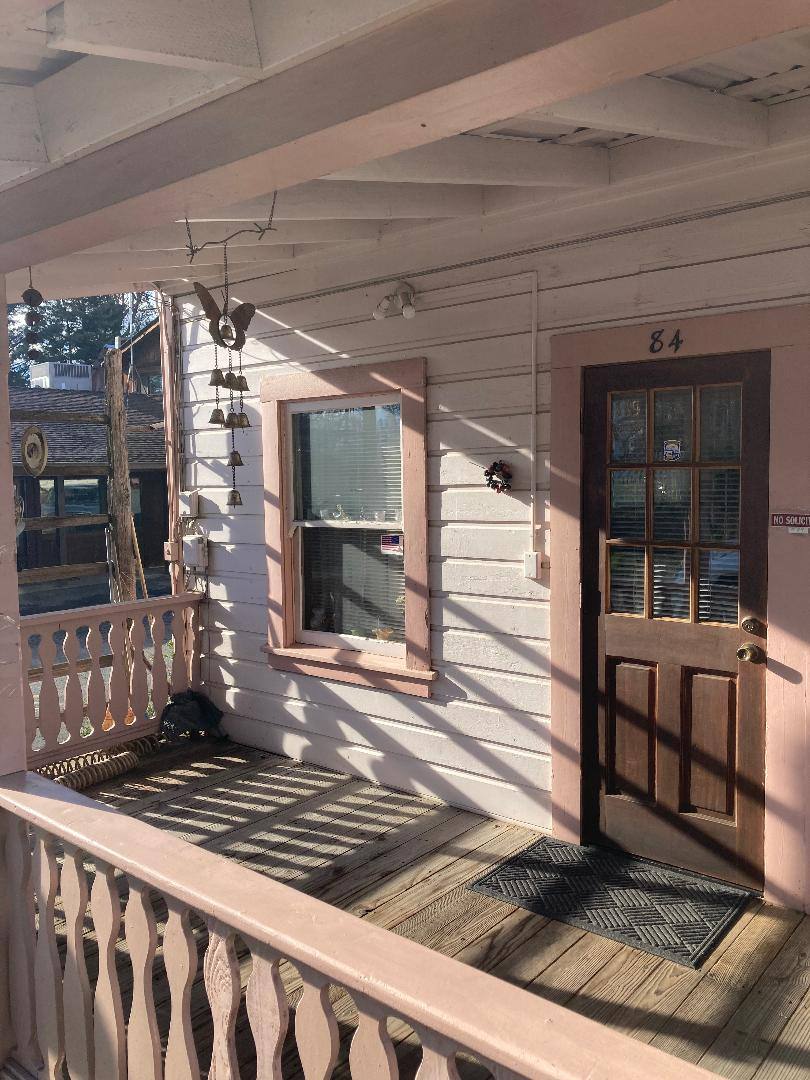 Apartment for rent at 84 Center St 82, Weaverville, CA 96093