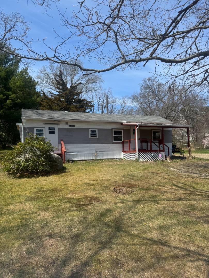House for rent at 881 Main St, Hope Valley, RI 02832