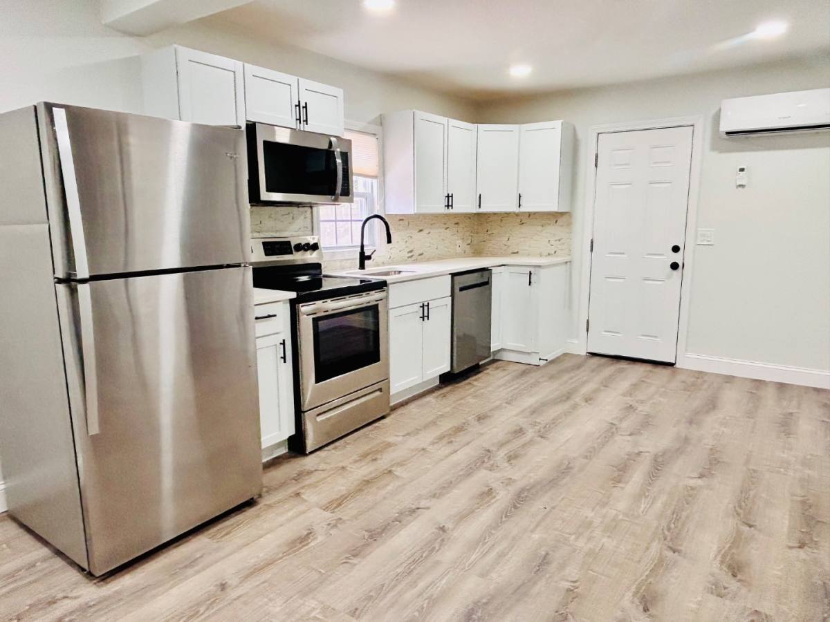 Apartment for rent at 68 Franklin Ave #B, Hyannis, MA 02601