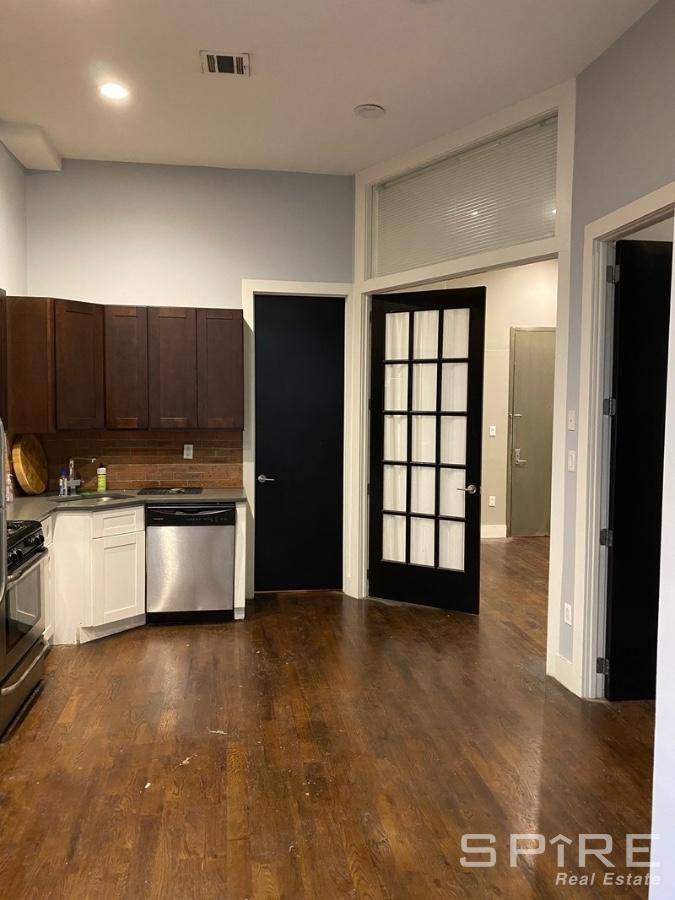 Apartment for rent at 154 Engert Ave #1A, Brooklyn, NY 11222