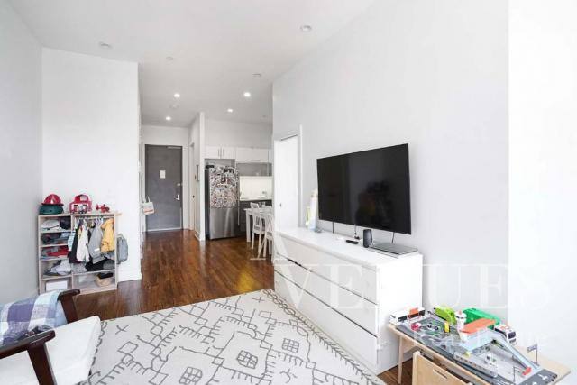 Apartment for rent at 230 E 124th St #3B, New York, NY 10035