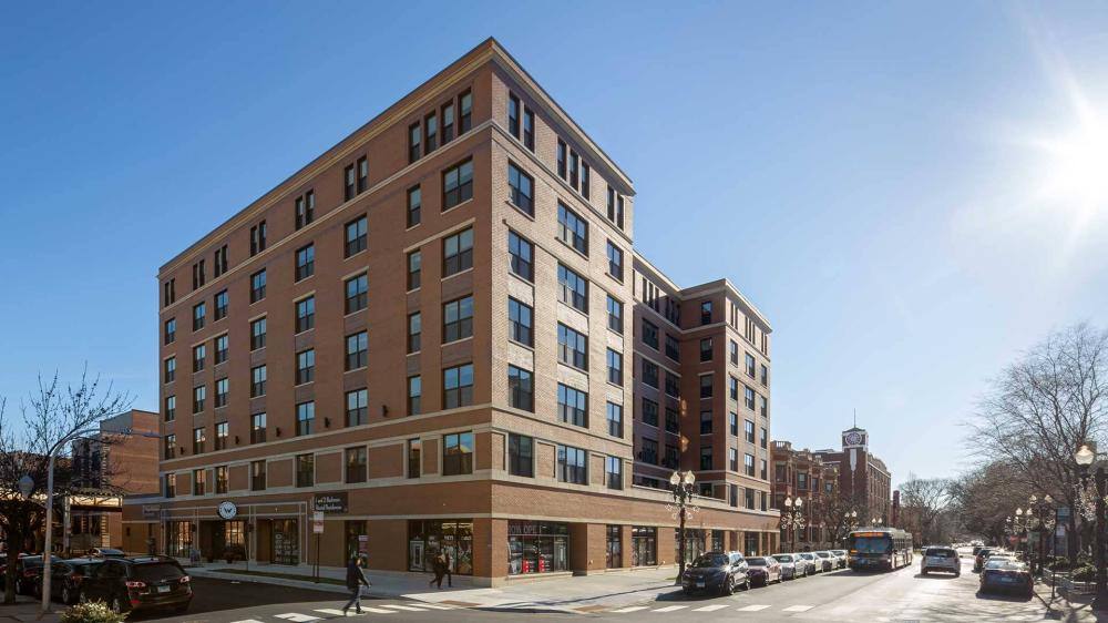 Apartment for rent at 948 W Dakin, Chicago, IL 60613