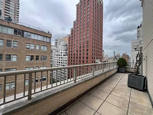 Apartment for rent at 200 E 71st St, New York, NY 10021